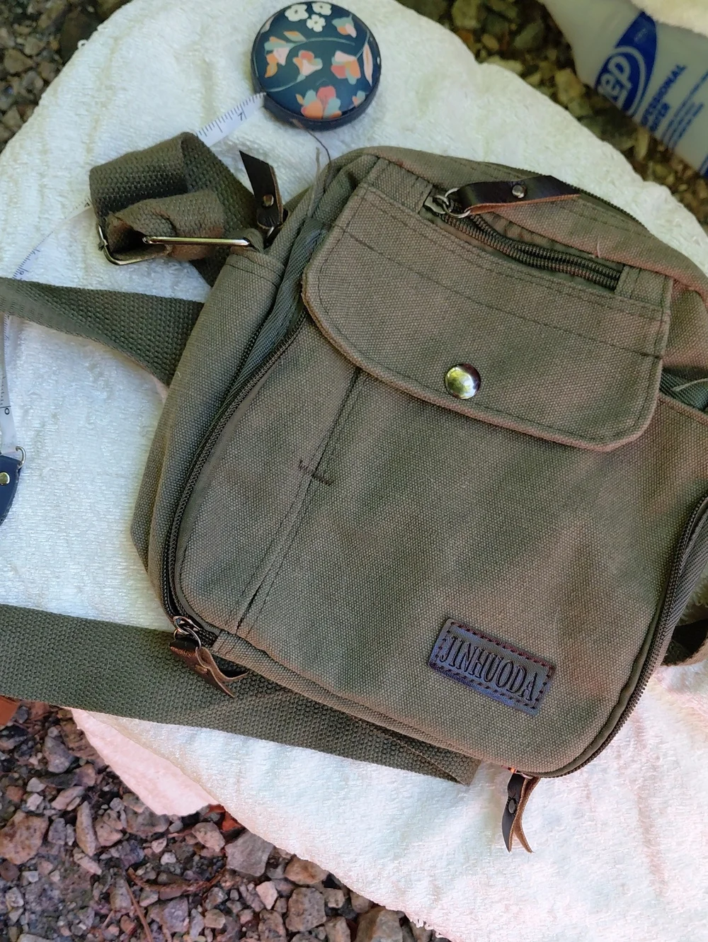 Jinwood Canvas Messenger Bag for Men in Olive Green